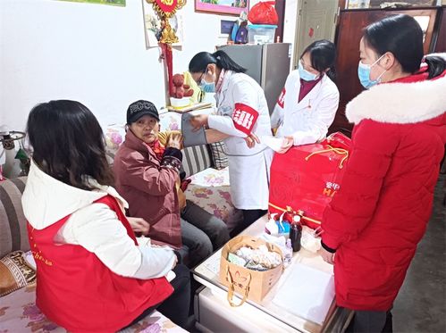 溫江區(qū)中醫(yī)醫(yī)院門診黨支部開展主題黨日暨志愿服務(wù)活動(dòng) 中醫(yī)義診暖人心